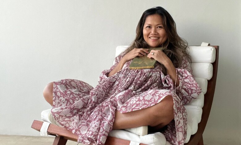 Beyond the likes: Why Sharing Your Story (or Not) is Your Choice — SOPHIE SANDERS Beyond the likes: Why Sharing Your Story (or Not) is Your Choice — SOPHIE SANDERS